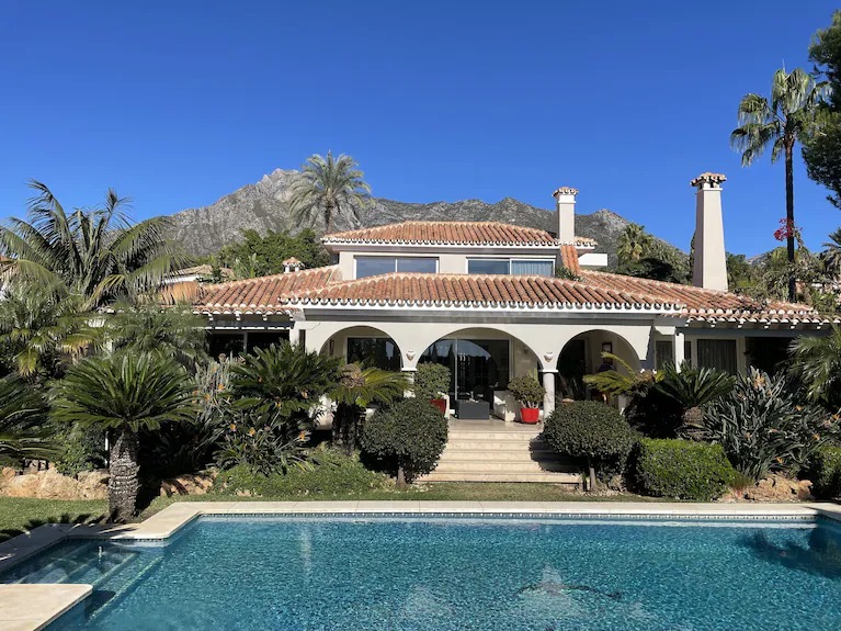 Modern 2-Bedroom Apartment in Marbella, Spain-1